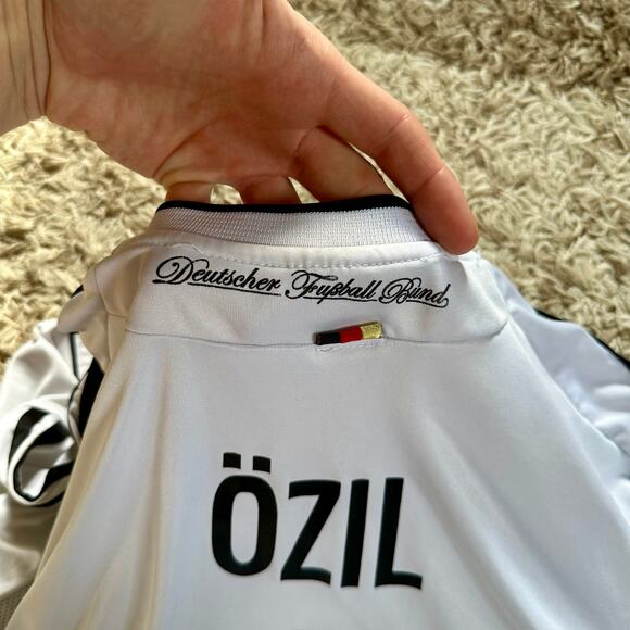 Germany Original Home Football Shirt Soccer Jersey Number #8 Ozil DFB Mens XL - Picture 7 of 12